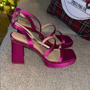 Dream Pairs Fuchsia Strappy Heels
